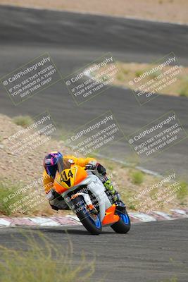 media/Jun-04-2022-WERA (Sat) [[b852bbbd55]]/Race 8 Superbike Expert Novice V7 HW/